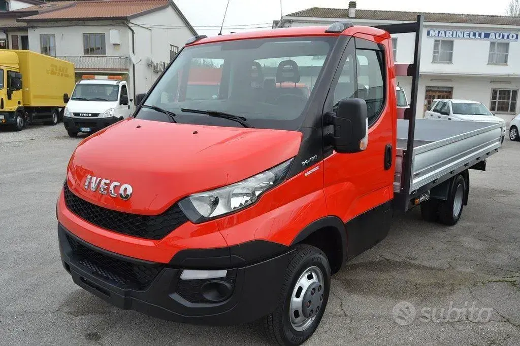 Usata Iveco Daily 130 CV (95 kW) 2016 Cabrio
