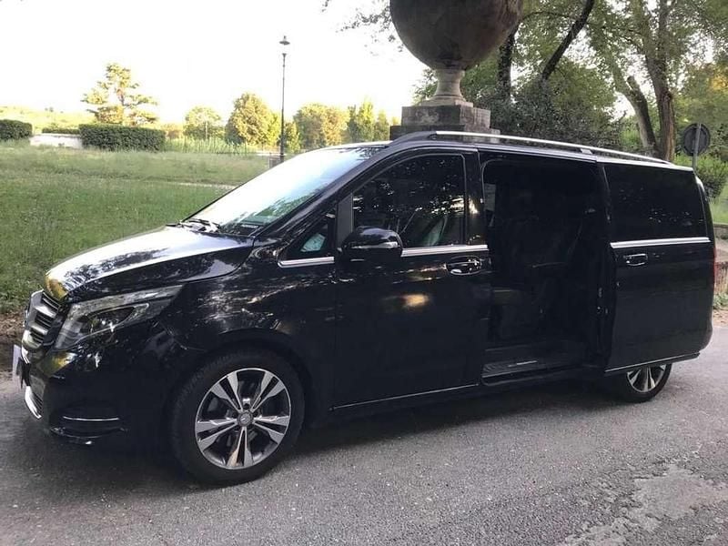 Usata Mercedes V220 Premium 163 CV (119 kW) 2015 Nero Monovolume