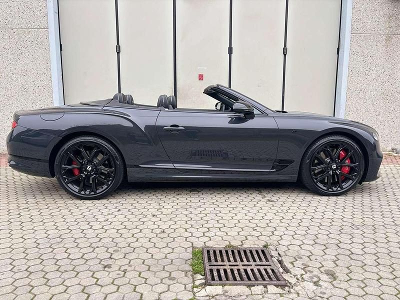 Usata Bentley Continental GT Convertible 551 CV (405 kW) 2023 Grigio Cabrio