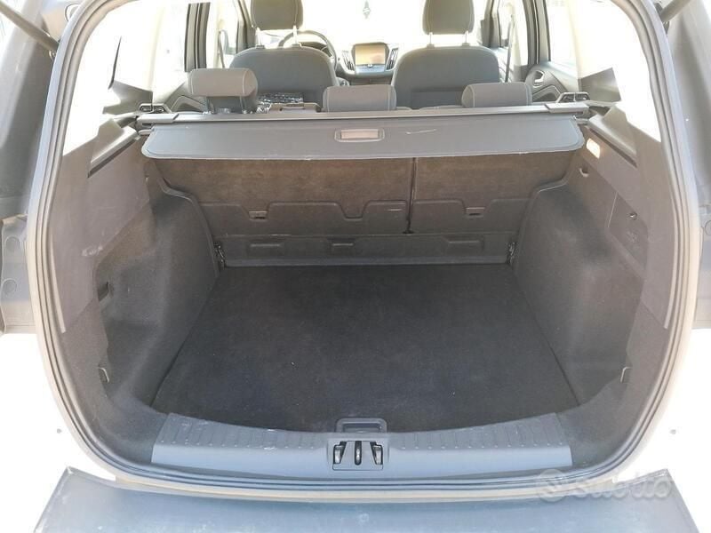 Usata Ford Kuga 120 CV (88 kW) 2017 Bianco SUV