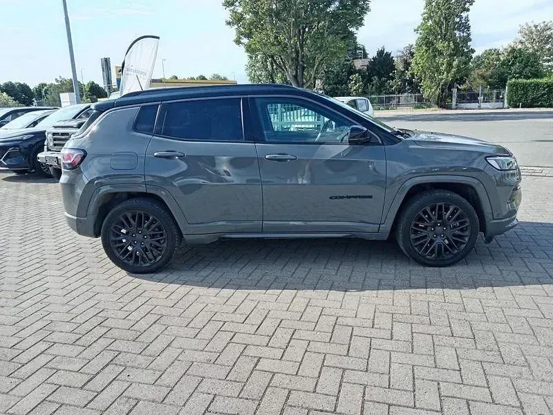 Usata Jeep Compass 241 CV (177 kW) 2021 Argento SUV