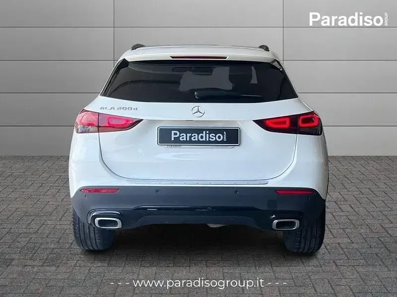 Usata Mercedes GLA200 150 CV (110 kW) 2022 Bianco SUV