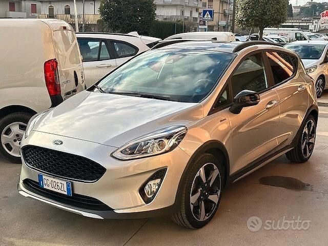 Usata Ford Fiesta Active 100 CV (73 kW) 2021 Grigio Utilitaria
