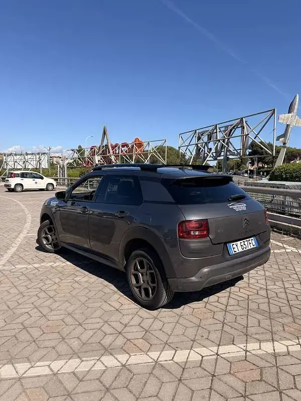 Usata Citroën C4 Live 99 CV (72 kW) 2015 Beige SUV