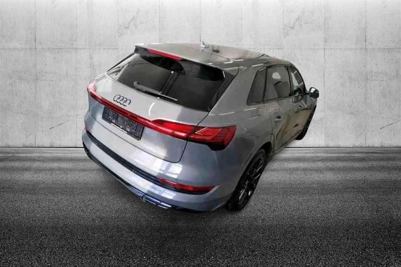 Usata Audi e-tron S-Line 300 kW (408 CV) 2022 Grigio SUV
