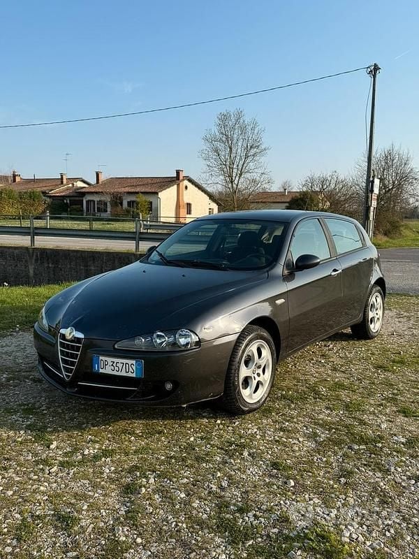 Usata Alfa Romeo 147 120 CV (88 kW) 2008 Utilitaria