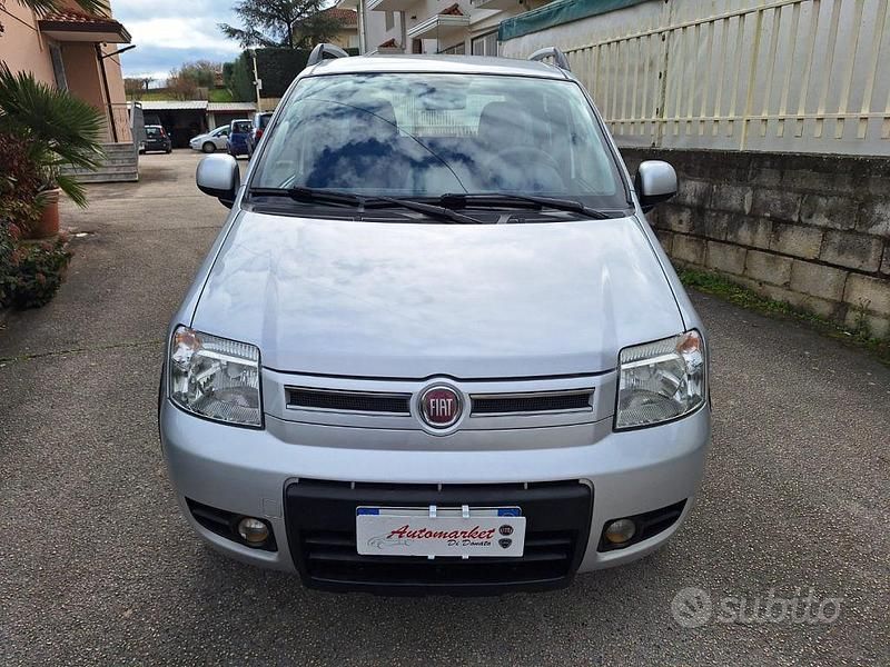 Usata Fiat Panda 4x4 Climbing 69 CV (50 kW) 2010 Grigio Utilitaria