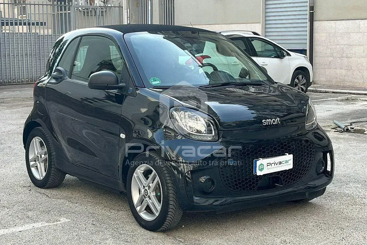 Usata Smart ForTwo Electric Drive Passion 59 kW (81 CV) 2022 Nero Berlina