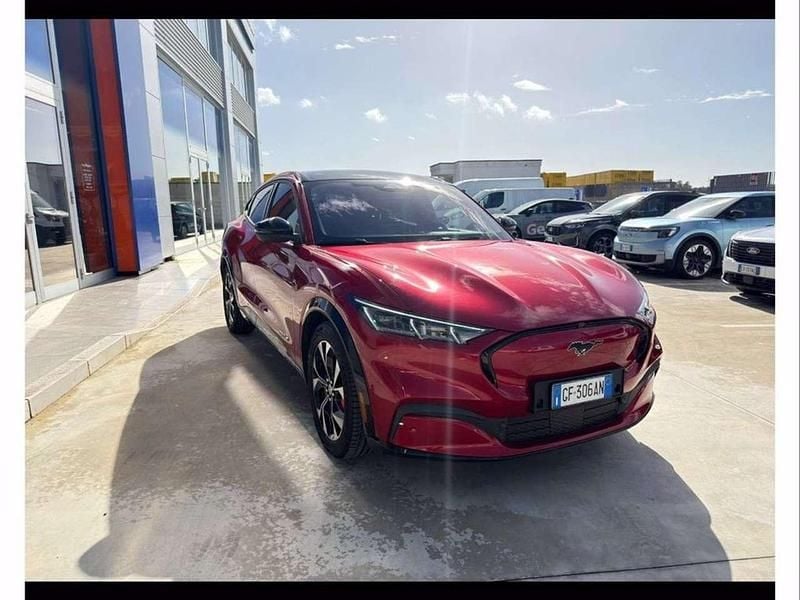 Usata Ford Mustang Mach-E Standard Range 197 kW (269 CV) 2021 Lucid red SUV
