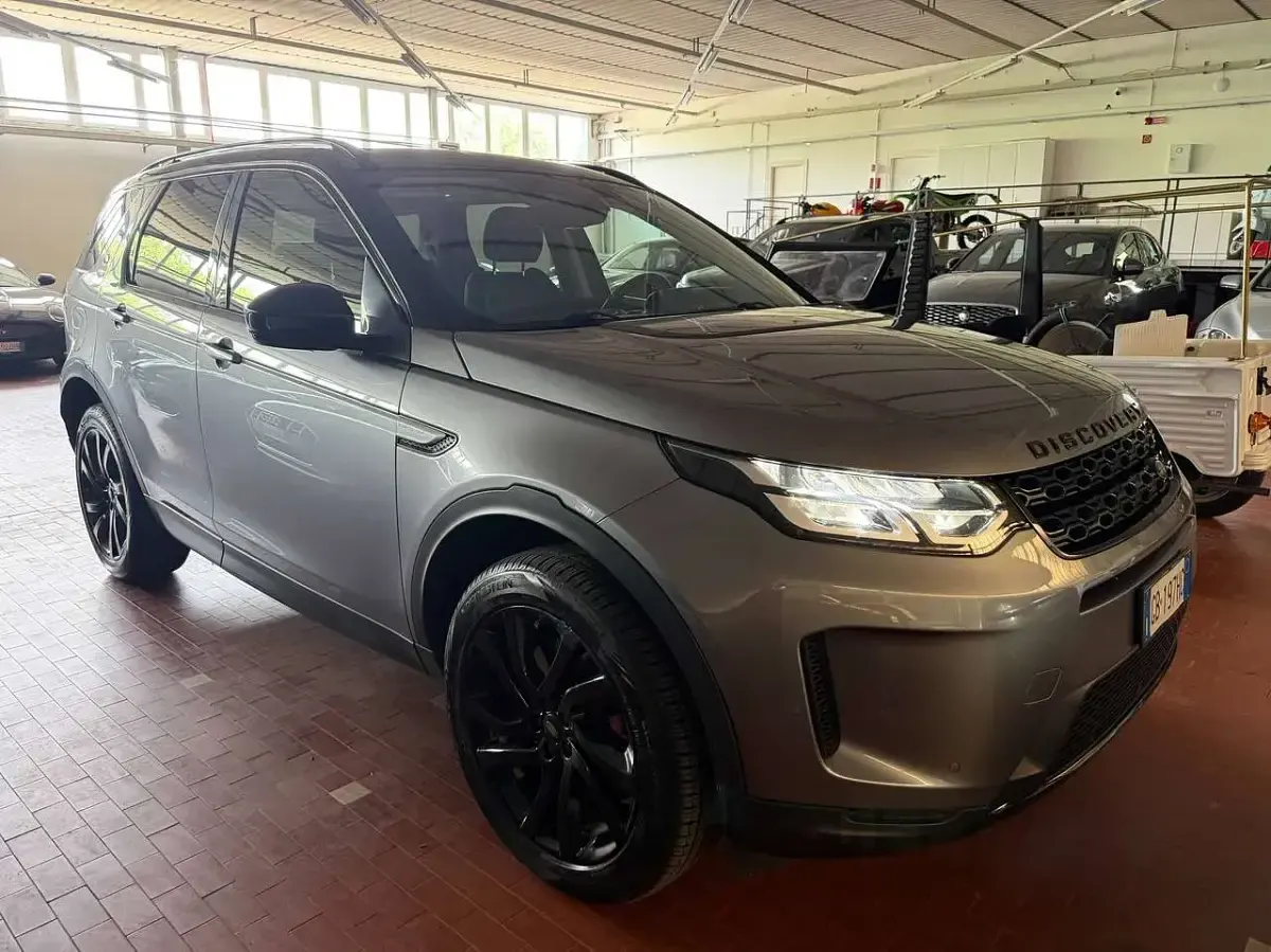 Usata Land Rover Discovery 5 S 179 CV (131 kW) 2020 Eiger grey SUV