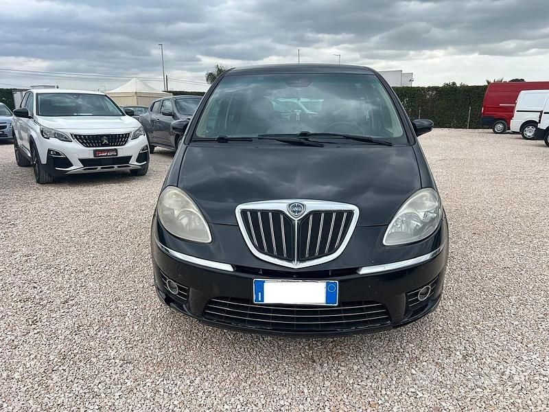 Usata Lancia Musa 95 CV (69 kW) 2008 Nero Monovolume
