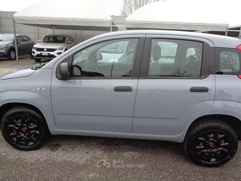 Usata Fiat Panda 84 CV (61 kW) 2019 Gray Berlina
