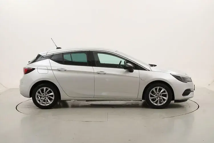 Używany Opel Astra Business Elegance 122 KM (89 kW) 2021 Srebrny Sedan/Limuzyna