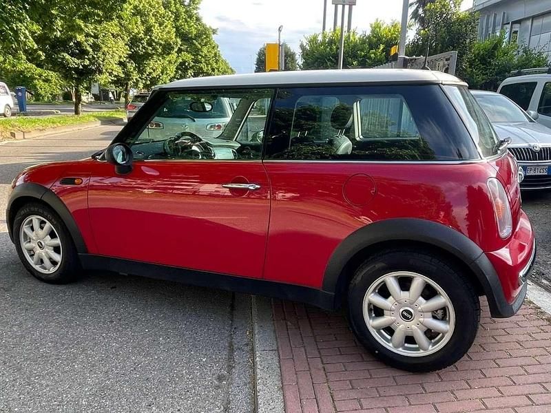 Usata Mini ONE 90 CV (66 kW) 2004 Rosso Utilitaria