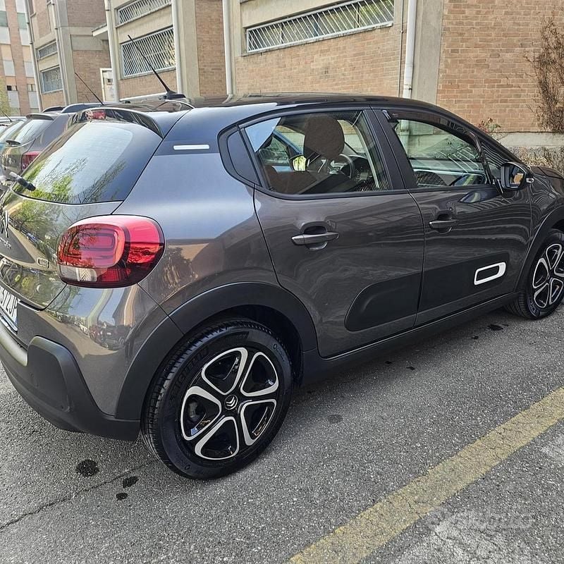 Gebraucht Citroën C3 102 PS (75 kW) 2024 Grau Kleinwagen