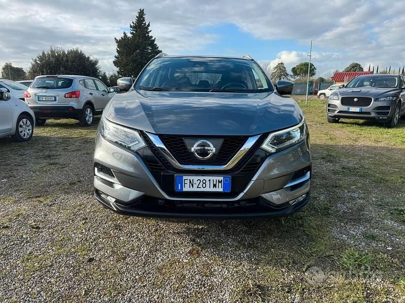 Grigio Usata 2018 Nissan Qashqai SUV | 14.800 € (Buon prezzo) - Immagine 1/4