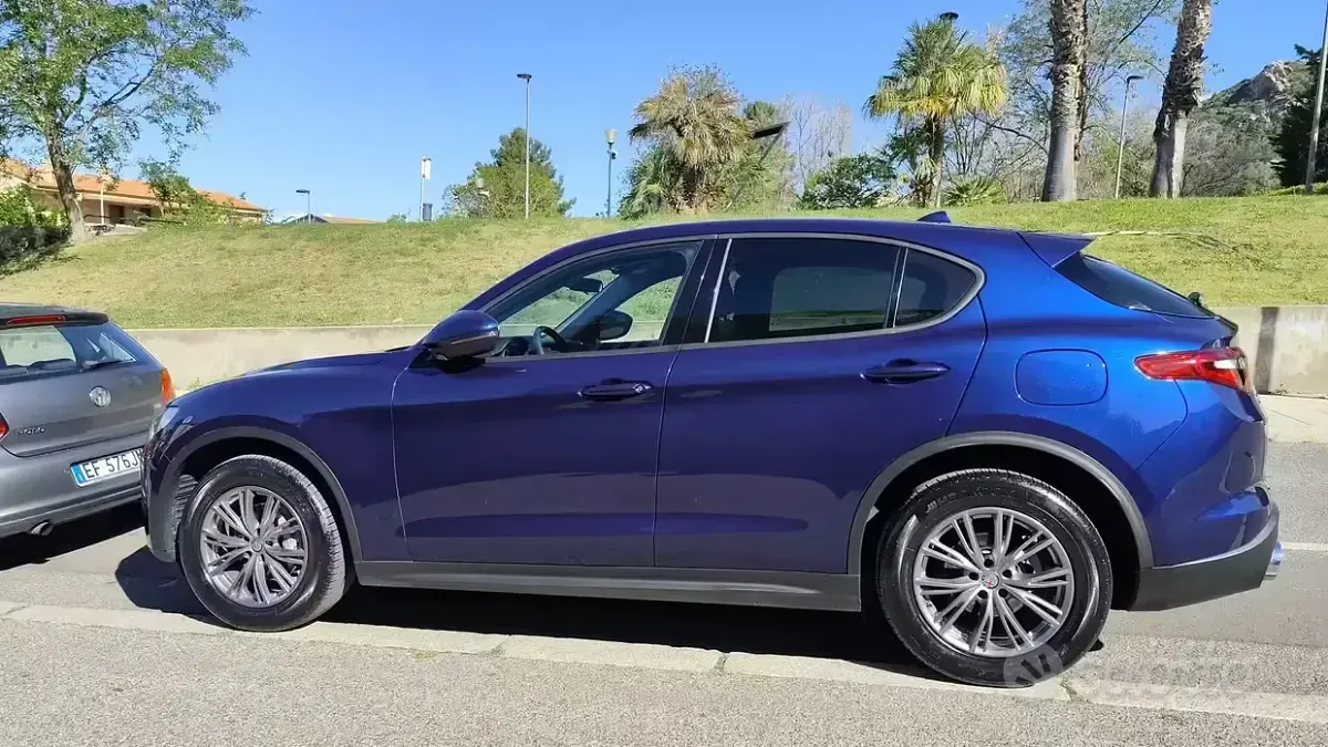 Usata Alfa Romeo Stelvio 190 CV (139 kW) 2019 Bluazzurro SUV