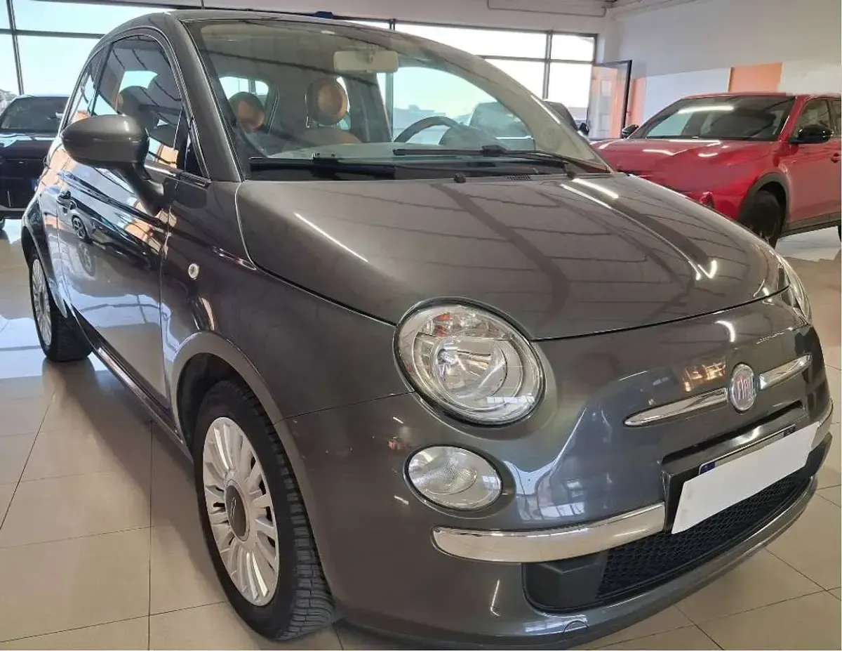 Usata Fiat 500 Lounge 69 CV (50 kW) 2014 Grigio colosseo metallizzato Utilitaria