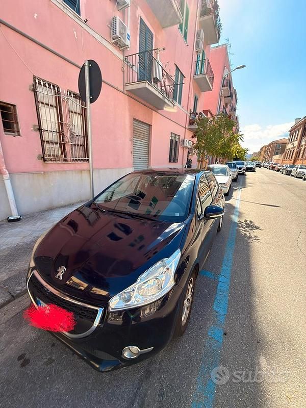 Usata Peugeot 208 68 CV (50 kW) 2013 Blu Utilitaria