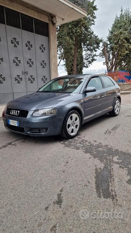 Usata Audi A3 Attraction 140 CV (102 kW) 2004 Grigio Berlina