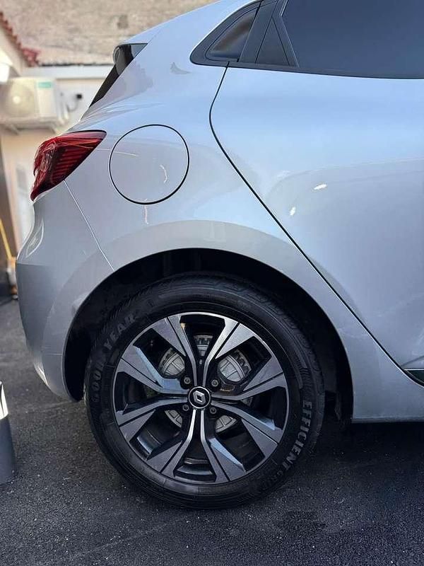 Usata Renault Clio V Business 101 CV (74 kW) 2023 Grigio Berlina