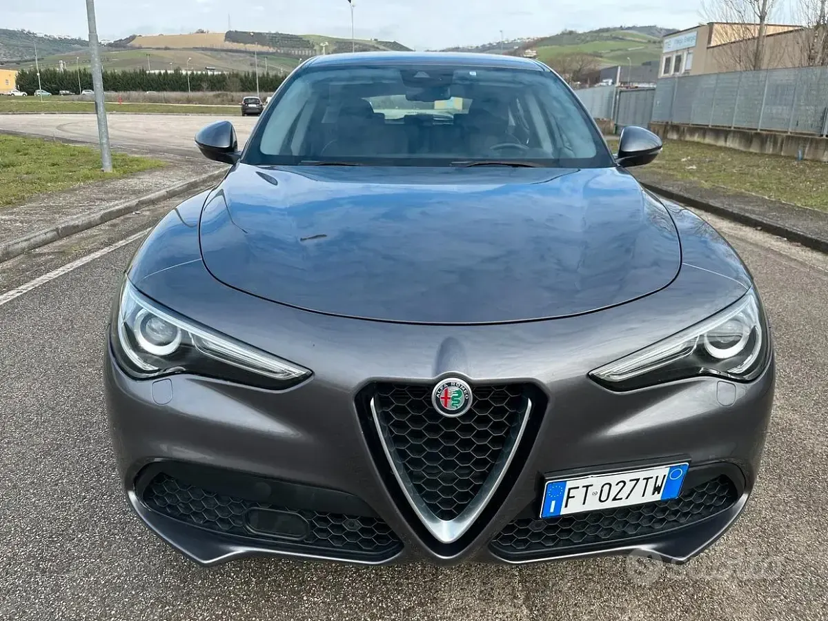 Usata Alfa Romeo Stelvio Super 190 CV (139 kW) 2018 Grigio SUV