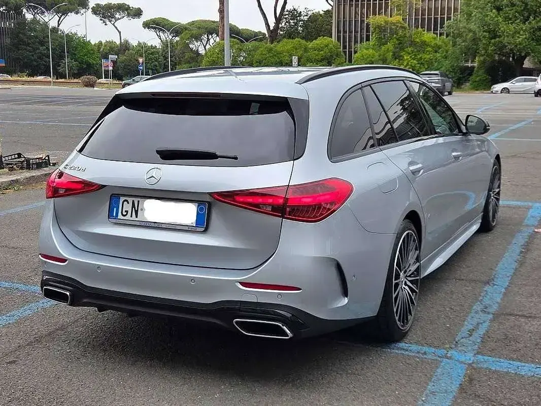 Usata Mercedes C220 AMG Line Premium 197 CV (144 kW) 2023 Argento Station wagon