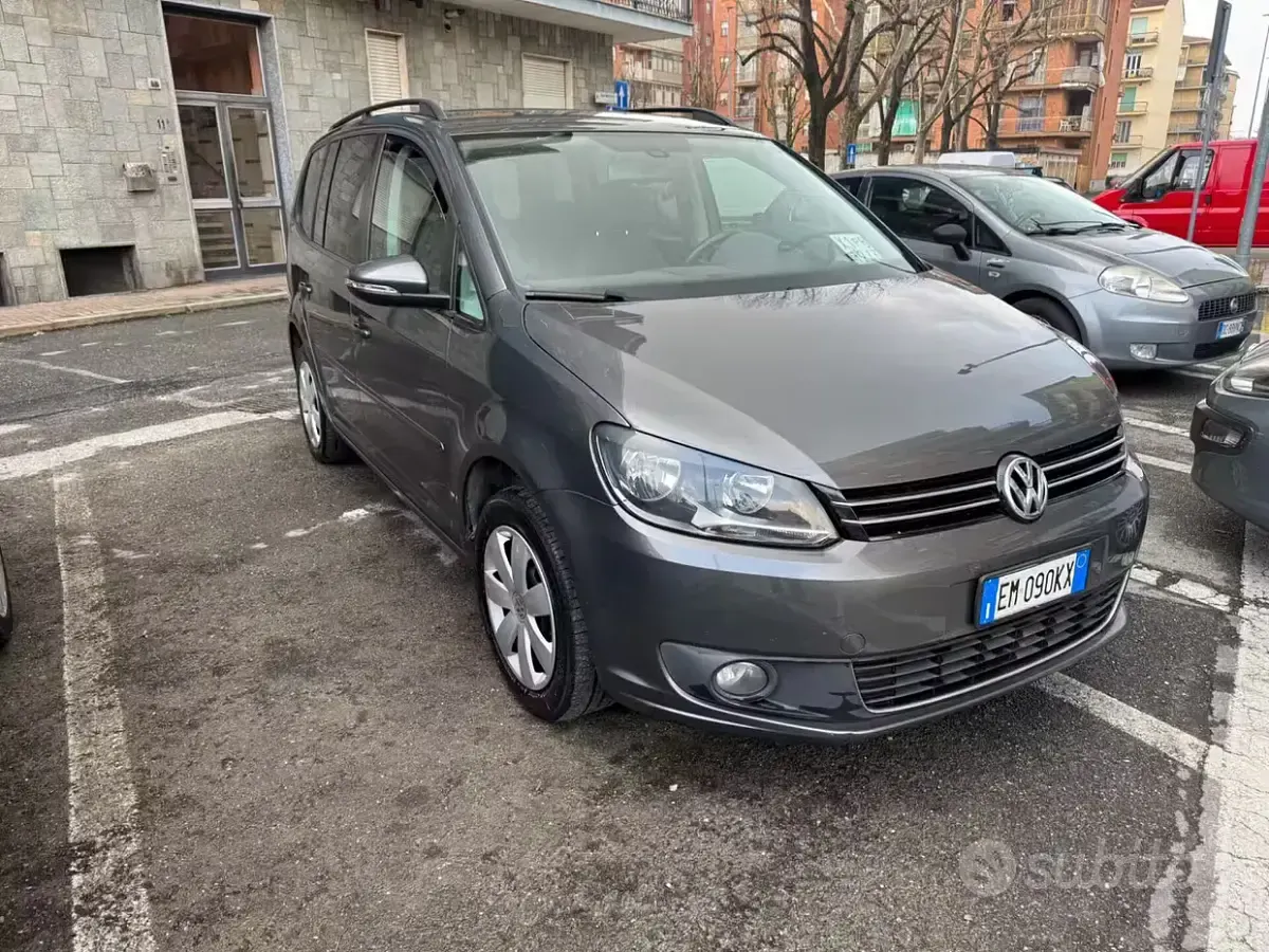 Usata VW Touran Highline 105 CV (77 kW) 2012 Grigio Monovolume