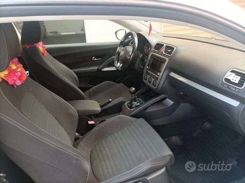 Begagnad VW Scirocco 140 HK (102 kW) 2009 Vit Sportkupé