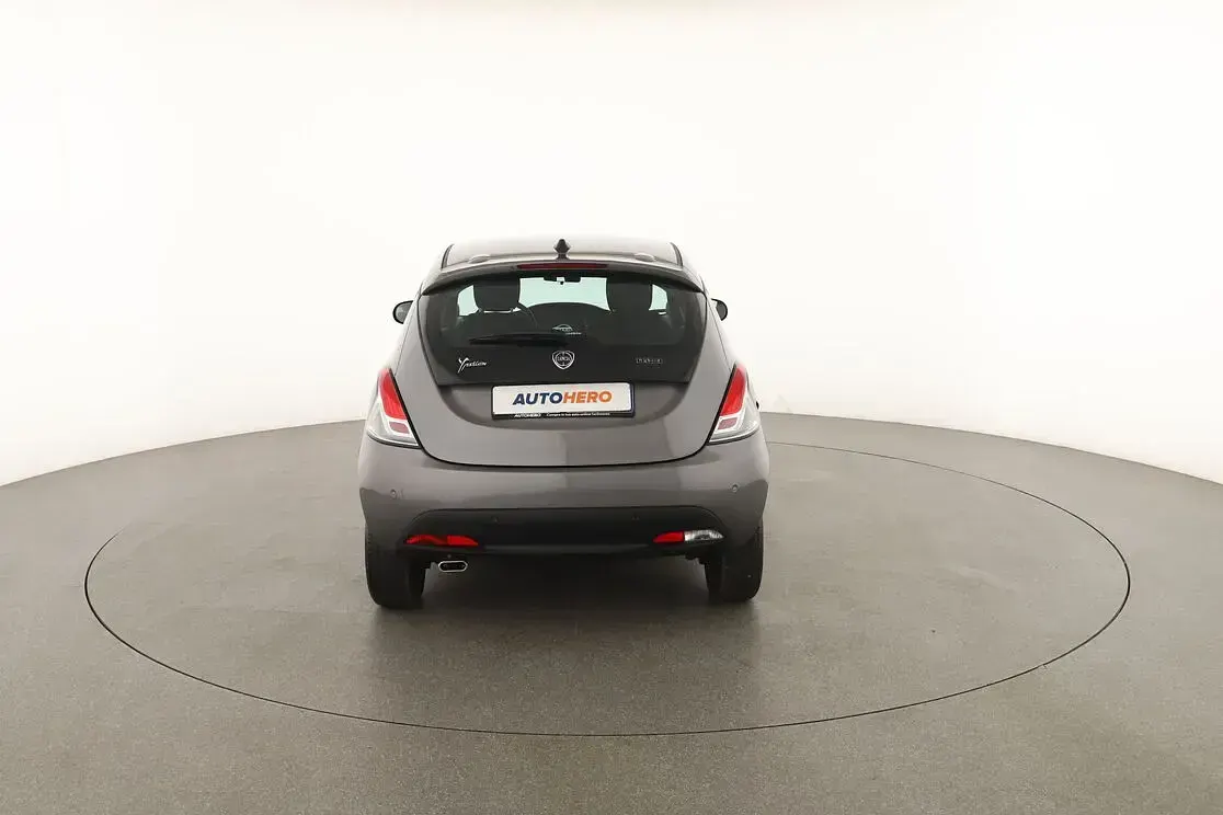 Usata Lancia Ypsilon Gold 71 CV (52 kW) 2022 Grigio Utilitaria
