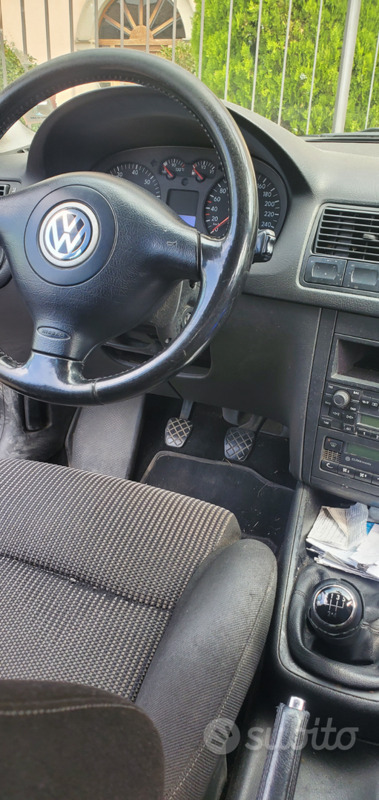 Usato 2000 VW Golf IV 1.6 Benzin 105 CV (1.800 €)