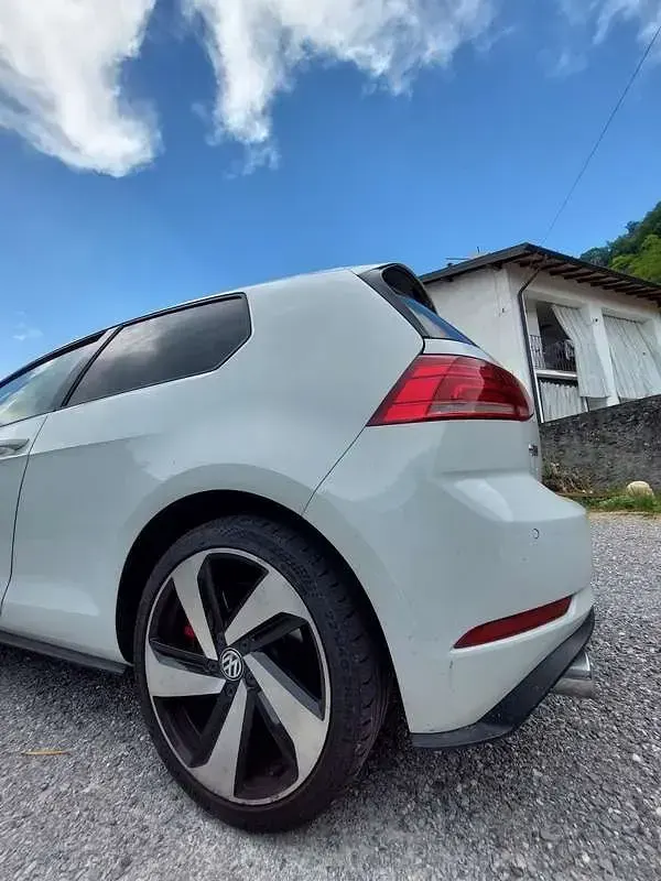Usata VW Golf VII GTI 245 CV (180 kW) 2017 Berlina