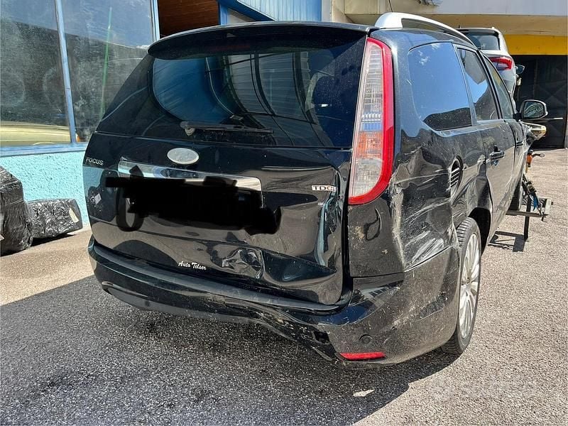 Usata Ford Focus 100 CV (73 kW) 2008 Nero Station wagon