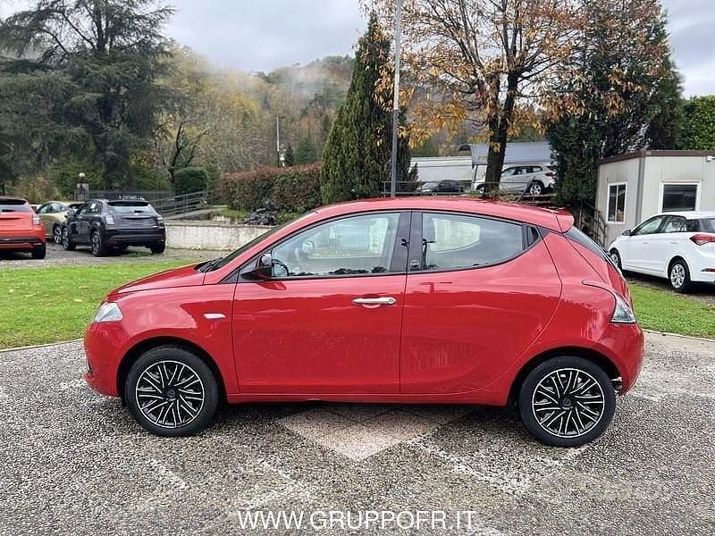 Usata Lancia Ypsilon Gold 69 CV (50 kW) 2020 Rosso Utilitaria