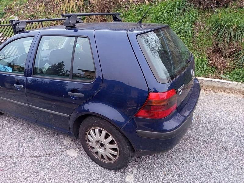 Usata VW Golf IV 105 CV (77 kW) 2001 Berlina