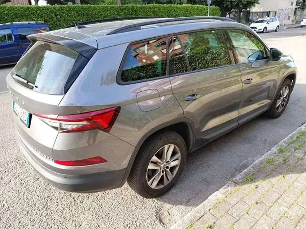 Käytetty Skoda Kodiaq Executive 150 HP (110 kW) 2022 Harmaa Katumaasturi