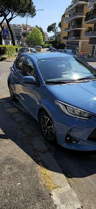 Usata Toyota Yaris Hybrid Trend 92 CV (67 kW) 2020 Blu/azzurro Berlina