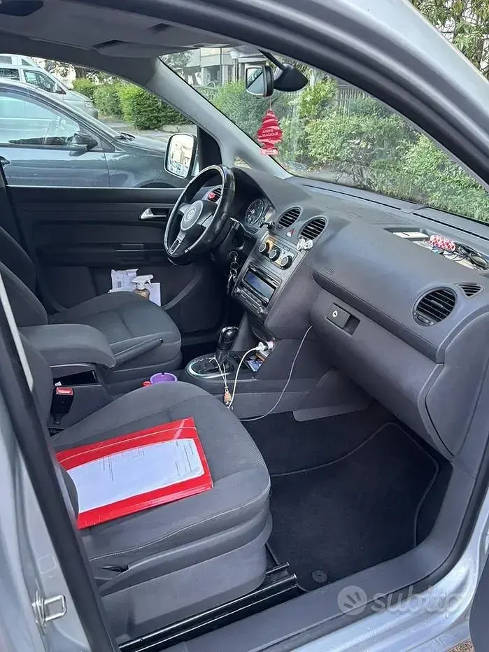 Usata VW Caddy 140 CV (102 kW) 2011 Grigio Monovolume