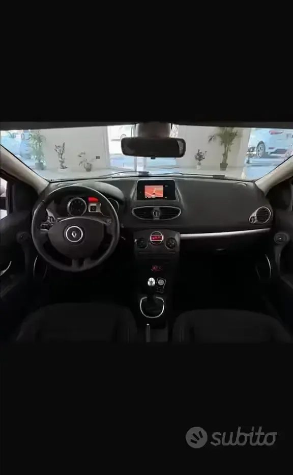 Usata Renault Clio III 75 CV (55 kW) 2010 Berlina