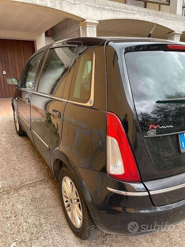 Usata Lancia Musa 120 CV (88 kW) 2009 Nero Monovolume