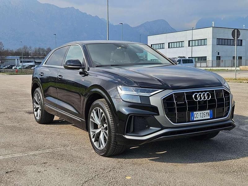 Usata Audi Q8 S-Line 286 CV (210 kW) 2020 Nero SUV