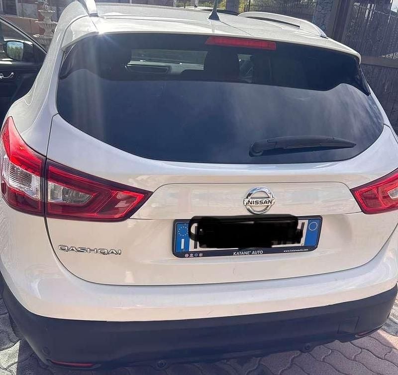 Usata Nissan Qashqai N-Vision 131 CV (96 kW) 2016 Bianco SUV