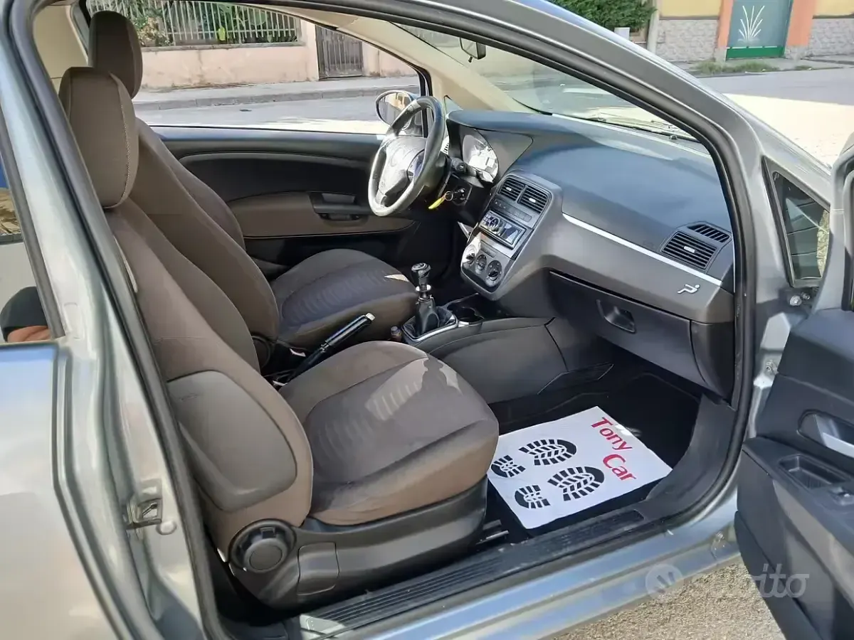 Usata Fiat Grande Punto Dynamic 95 CV (69 kW) 2007 Grigio Utilitaria