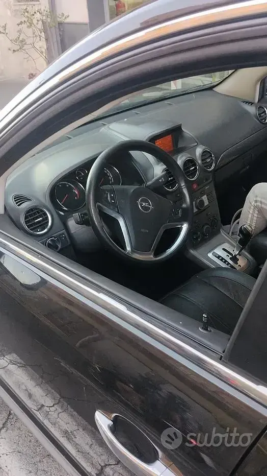 Usata Opel Antara 245 CV (180 kW) 2010 Nero SUV