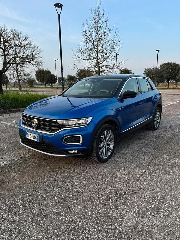 Usata VW T-Roc 2019 Blu SUV