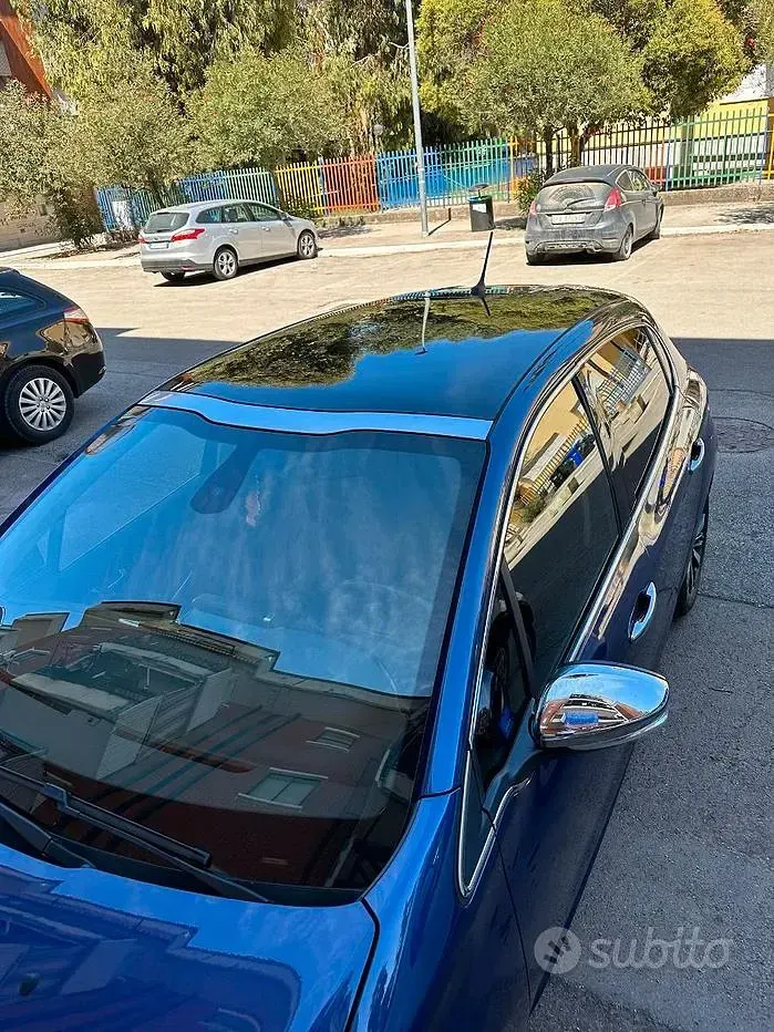 Usata Peugeot 208 Allure 92 CV (67 kW) 2013 Blu Utilitaria