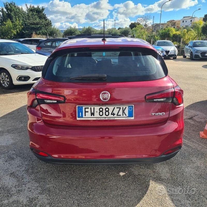 Usata Fiat Tipo Lounge 120 CV (88 kW) 2019 Rosso Berlina