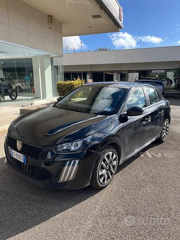 Usata Peugeot 208 75 CV (55 kW) 2025 Nero Utilitaria