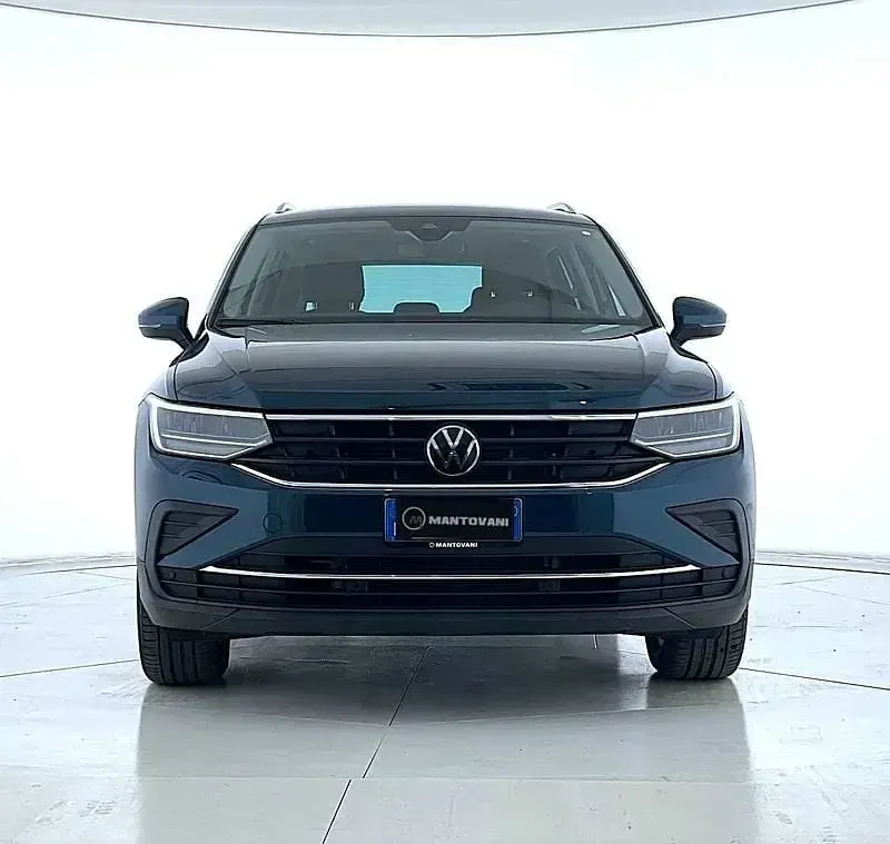 Usata VW Tiguan Life 150 CV (110 kW) 2024 Blu SUV