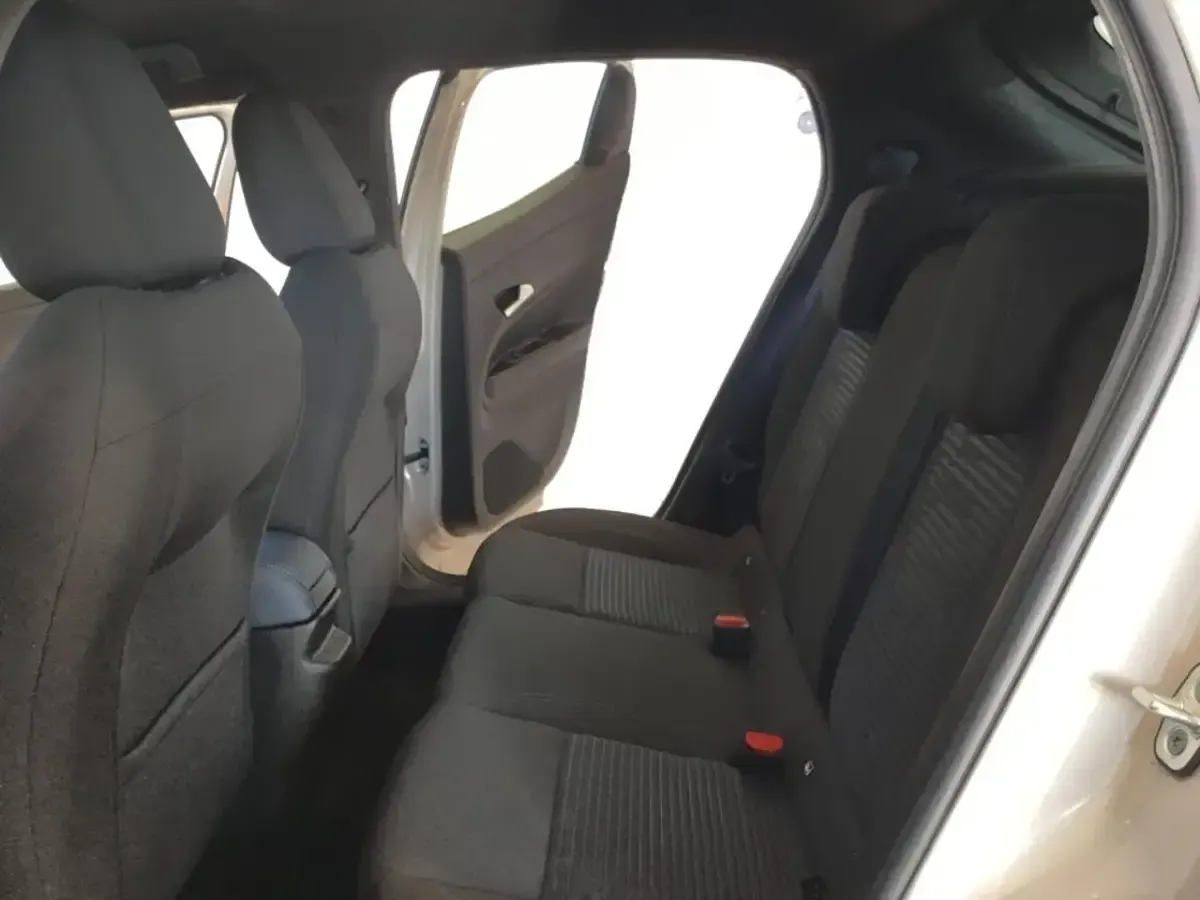 Usata Alfa Romeo Junior 114 kW (156 CV) 2025 Beige SUV
